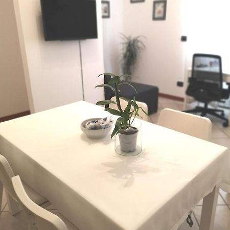 Holiday Apartment - Brescia Centro - Parcheggio Privato Exteriör bild