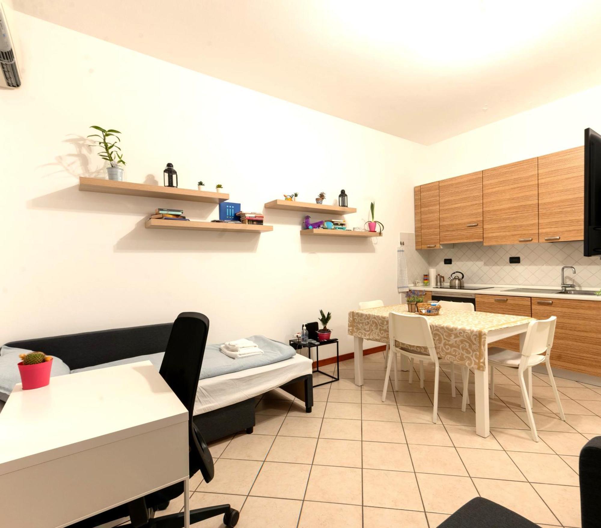 Holiday Apartment - Brescia Centro - Parcheggio Privato Exteriör bild