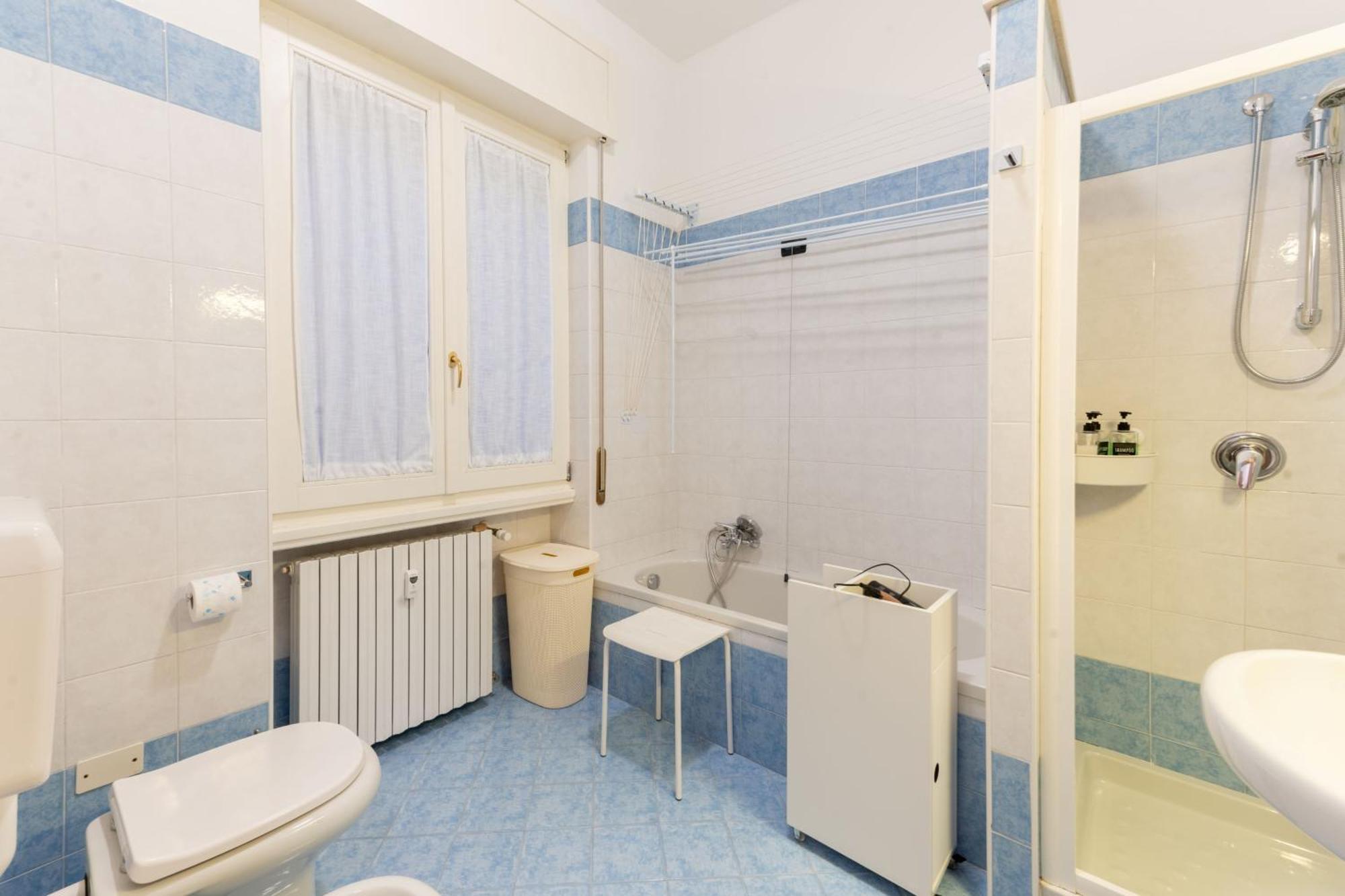 Holiday Apartment - Brescia Centro - Parcheggio Privato Exteriör bild