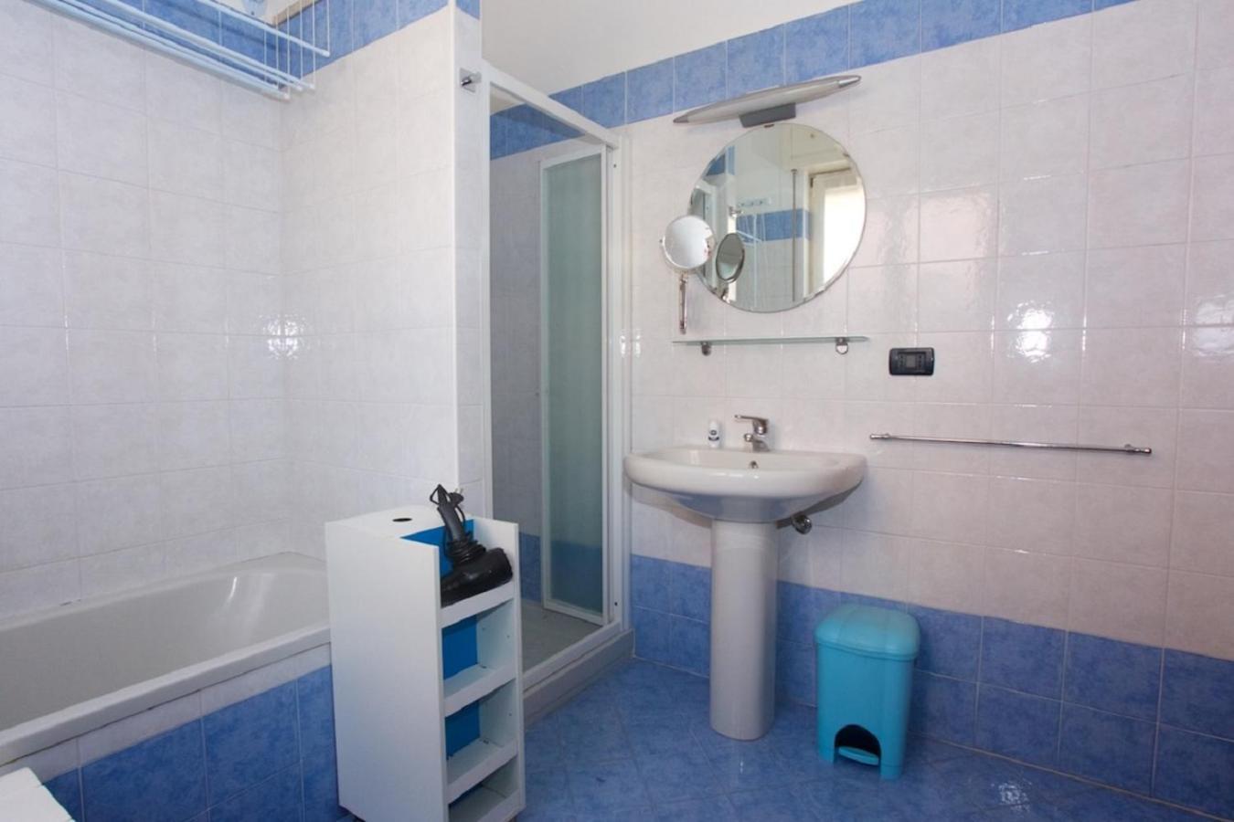 Holiday Apartment - Brescia Centro - Parcheggio Privato Exteriör bild